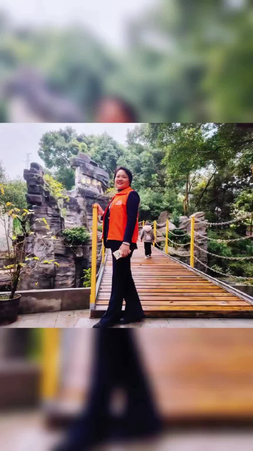 新年的第一天元气满满[耶]，重庆银龄之家俱乐部盛大开业啦！🎉 愿大家在新的一年里，健康快乐，幸福常伴！💪 🥳🎊做一个健康传播使者！唯有健康才是最重要滴