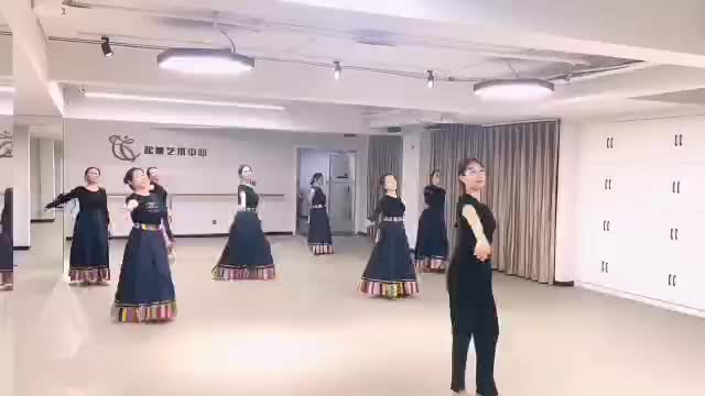 沙坪坝王府井，B座十楼起之舞艺术中心民族舞